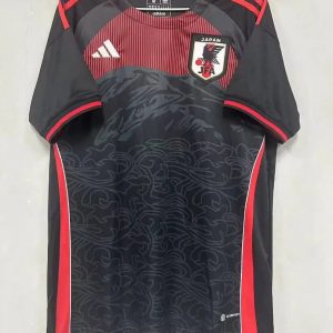 15b791eb-dc0c-44d9-9c7e-a0e1be0b09f8_3c4e9db6-c173-4b75-af0b-c063dee9335f.jpg Maillot 24/25 Japon Spécial Noir