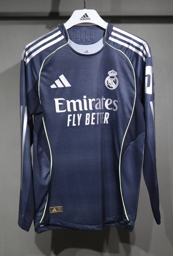 Real Madrid maillot exterieur manche longue players 25/26