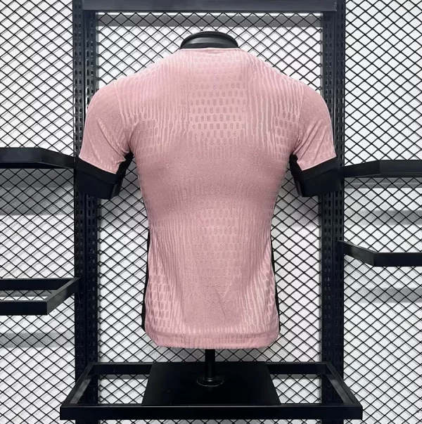 Paris Saint Germain PSG maillot foot 2024 2025 third rose