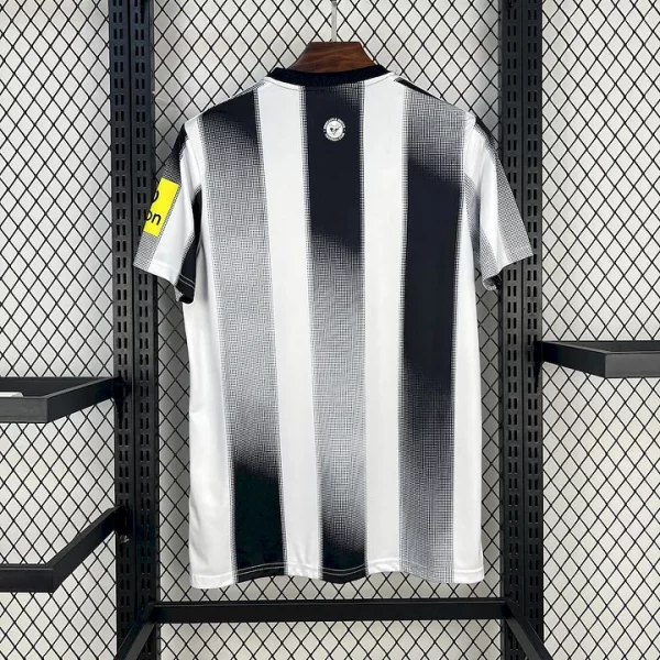 Newcastle maillot foot domicile 2025 2026
