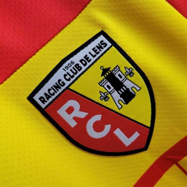 Lens maillot domicile