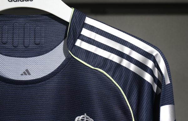 Real Madrid maillot exterieur manche longue players 25/26