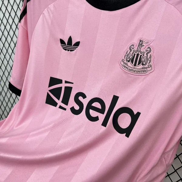 Newcastle maillot foot rose 2026 2027