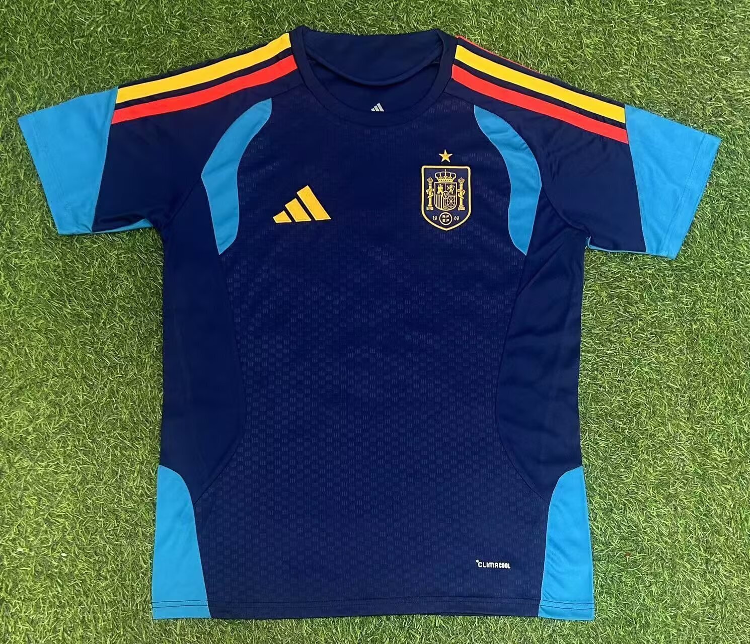 Espagne  maillot entrainement 26/27